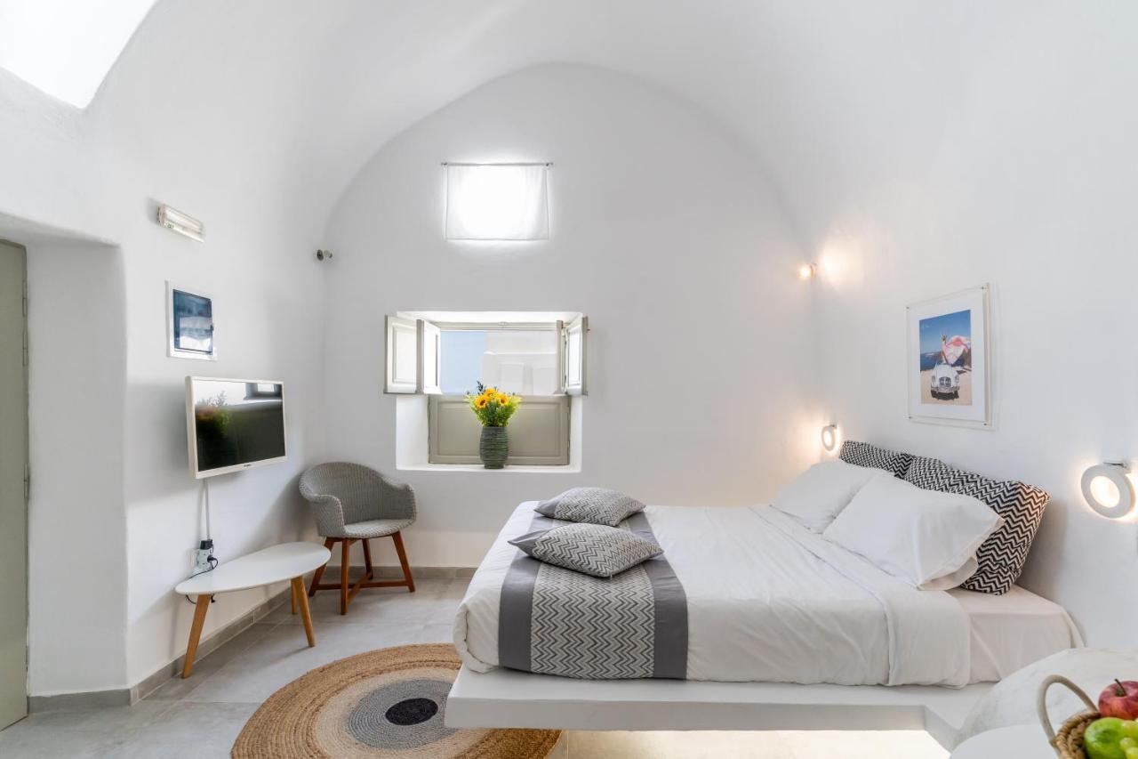 Vogue Suites Oia  Bagian luar foto