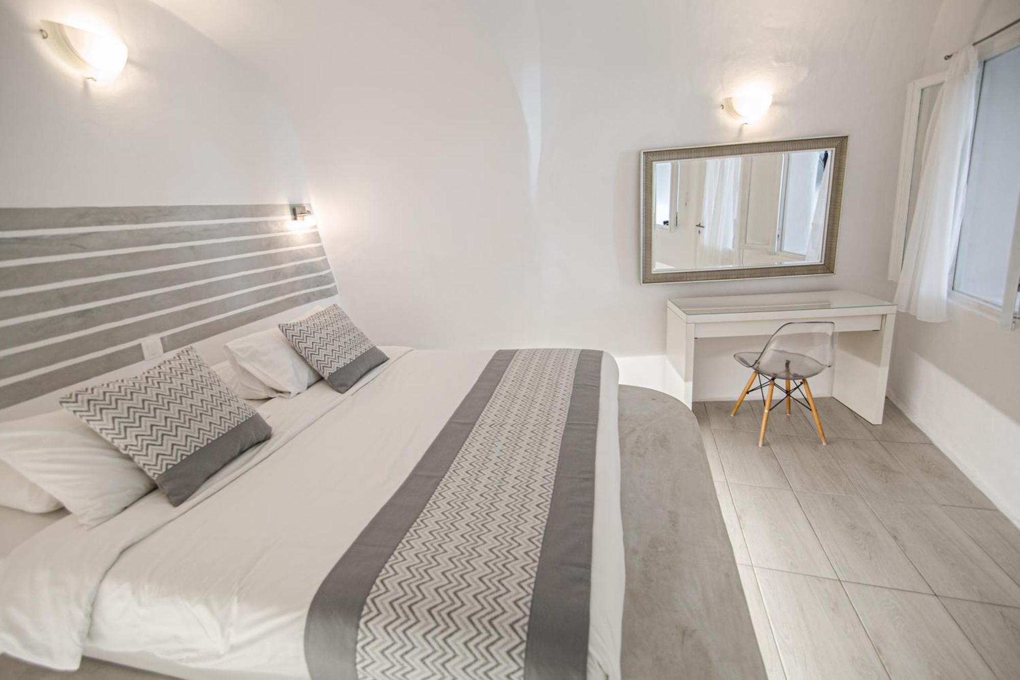 Vogue Suites Oia  Bagian luar foto