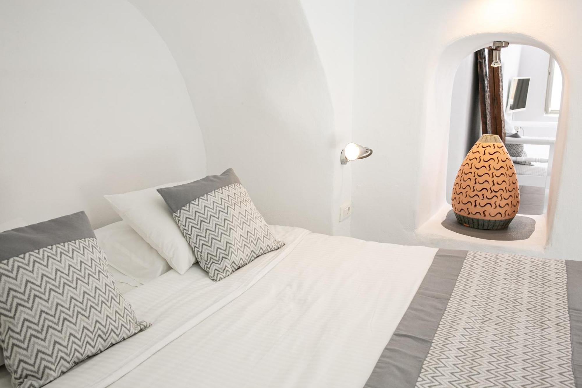 Vogue Suites Oia  Bagian luar foto