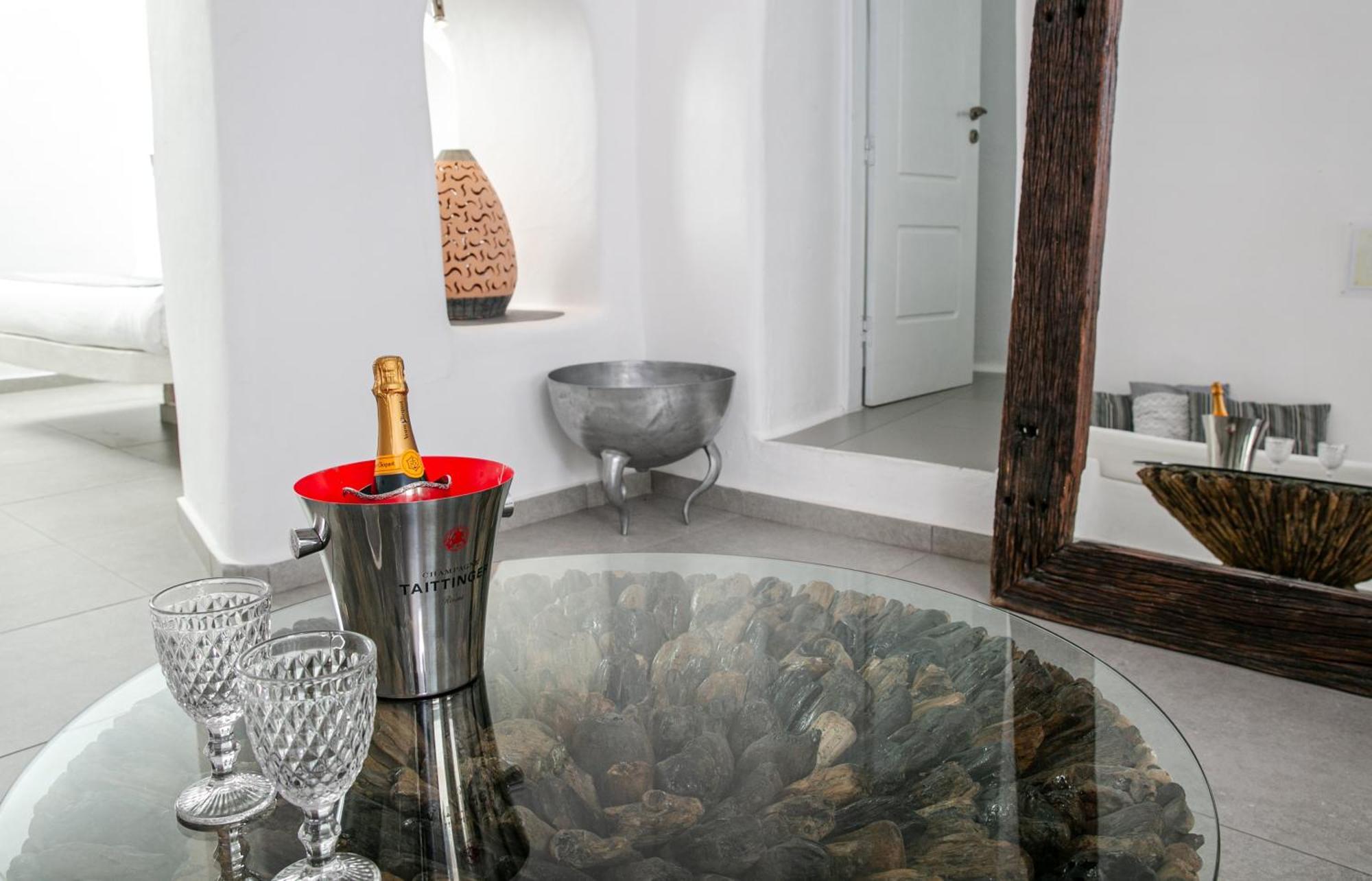 Vogue Suites Oia  Bagian luar foto